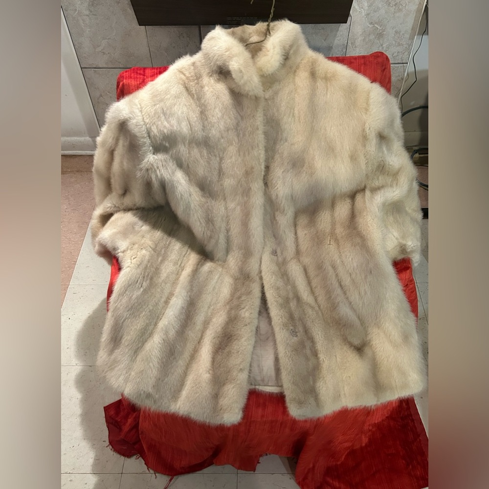 Azurene white mink 100%